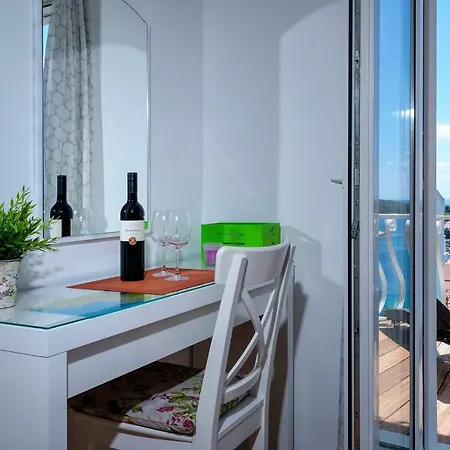 Carpe Diem Hvar Appartamento *