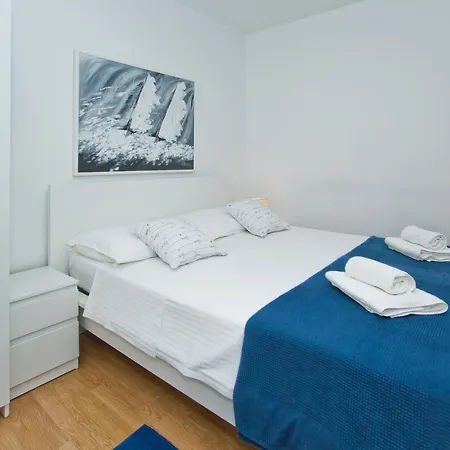 ルームズ カルペ ディエム フヴァル